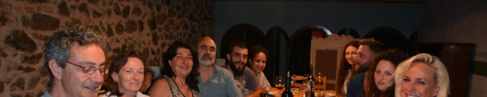 VISITA AL VIÑEDO, A LA BODEGA Y CATA DE 3 VINOS CON MARIDAJE.